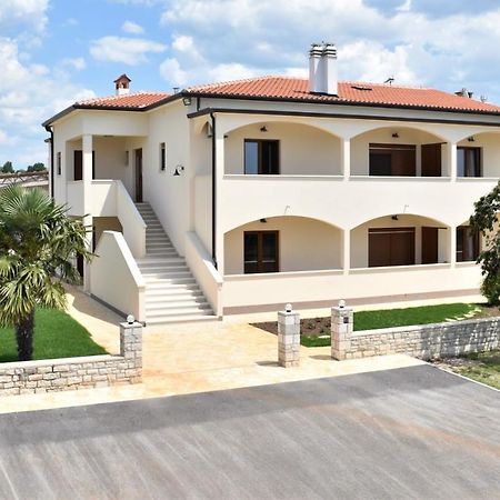 Apartmani Diana Novigrad  Luaran gambar