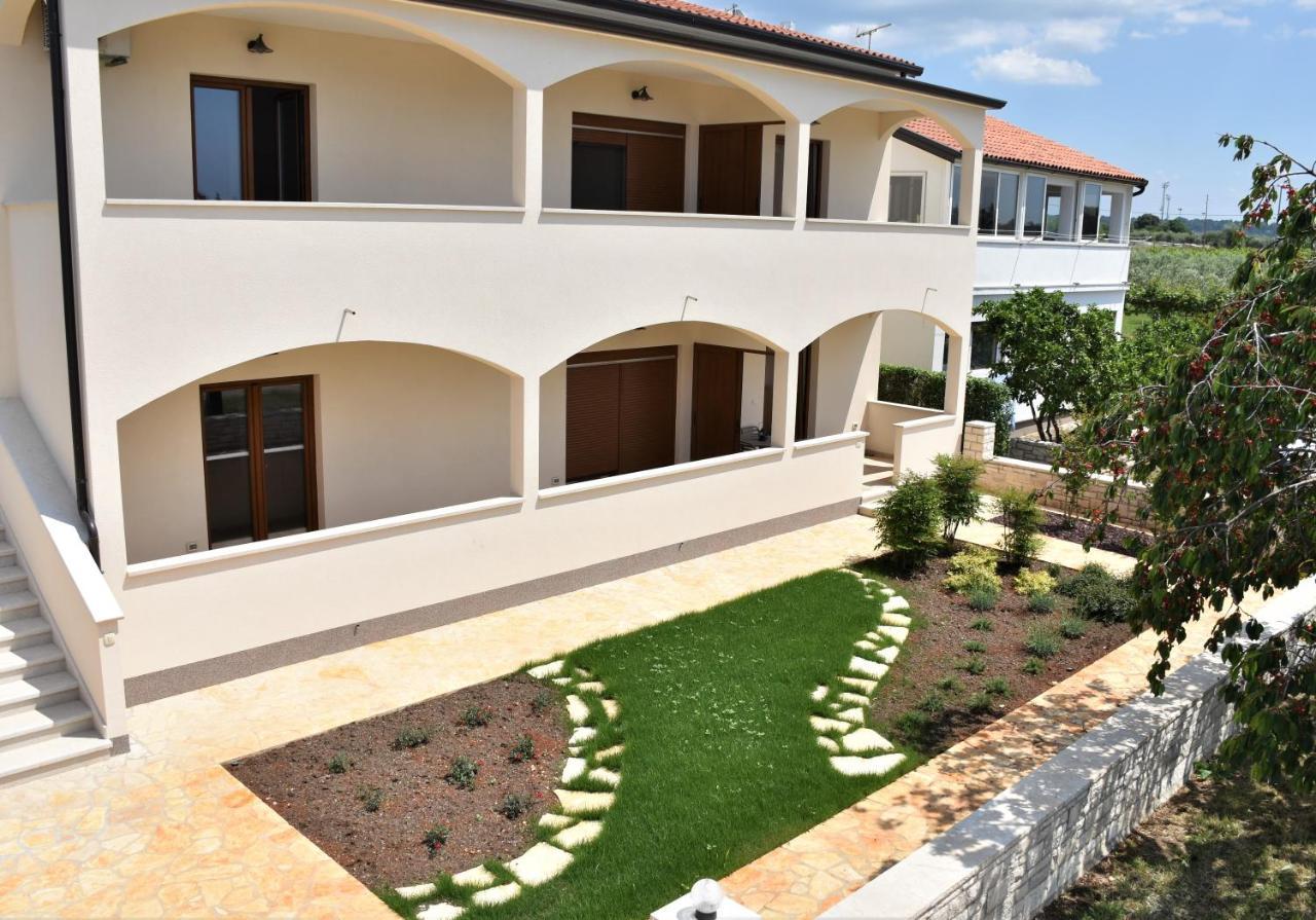 Apartmani Diana Novigrad  Luaran gambar
