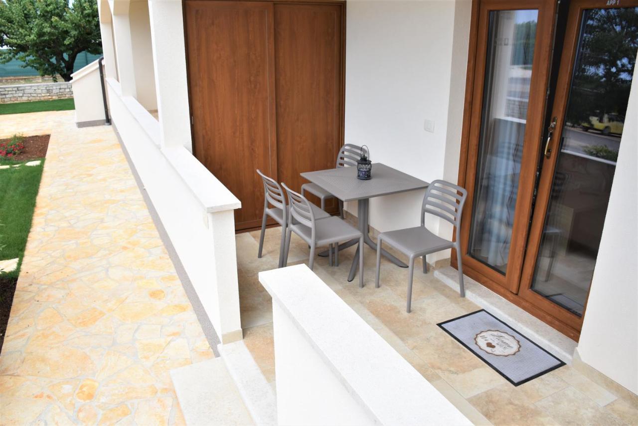 Apartmani Diana Novigrad  Luaran gambar