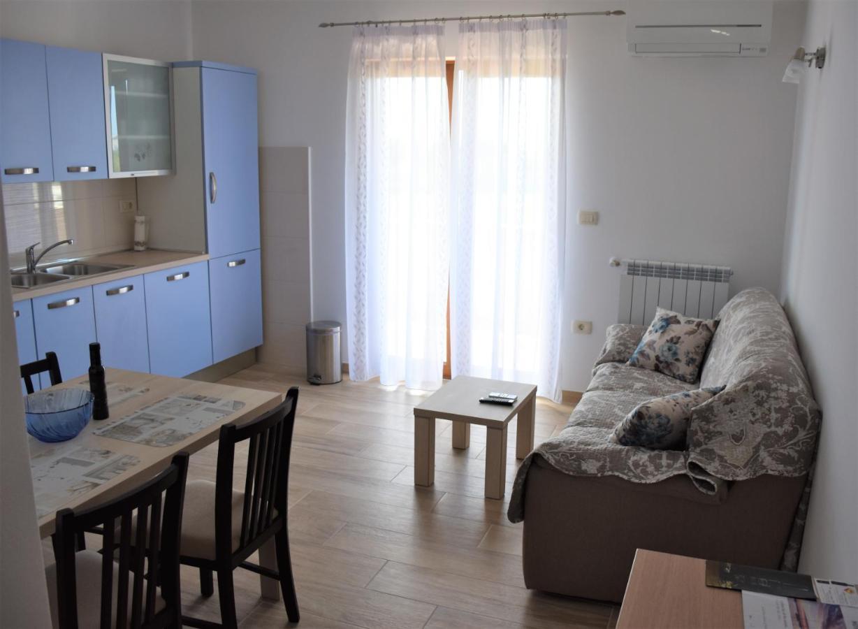 Apartmani Diana Novigrad  Luaran gambar